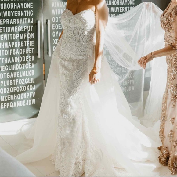 Cielo by Bijou Bridal Strapless Ivory Wedding Gown w/ Detachable Overskirt - Picture 9 of 12